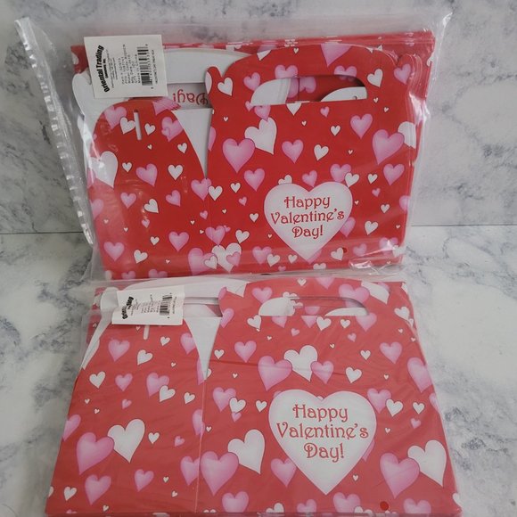 Valentine Heart Treat Boxes with Handle * Gable Boxes - Picture 5 of 5